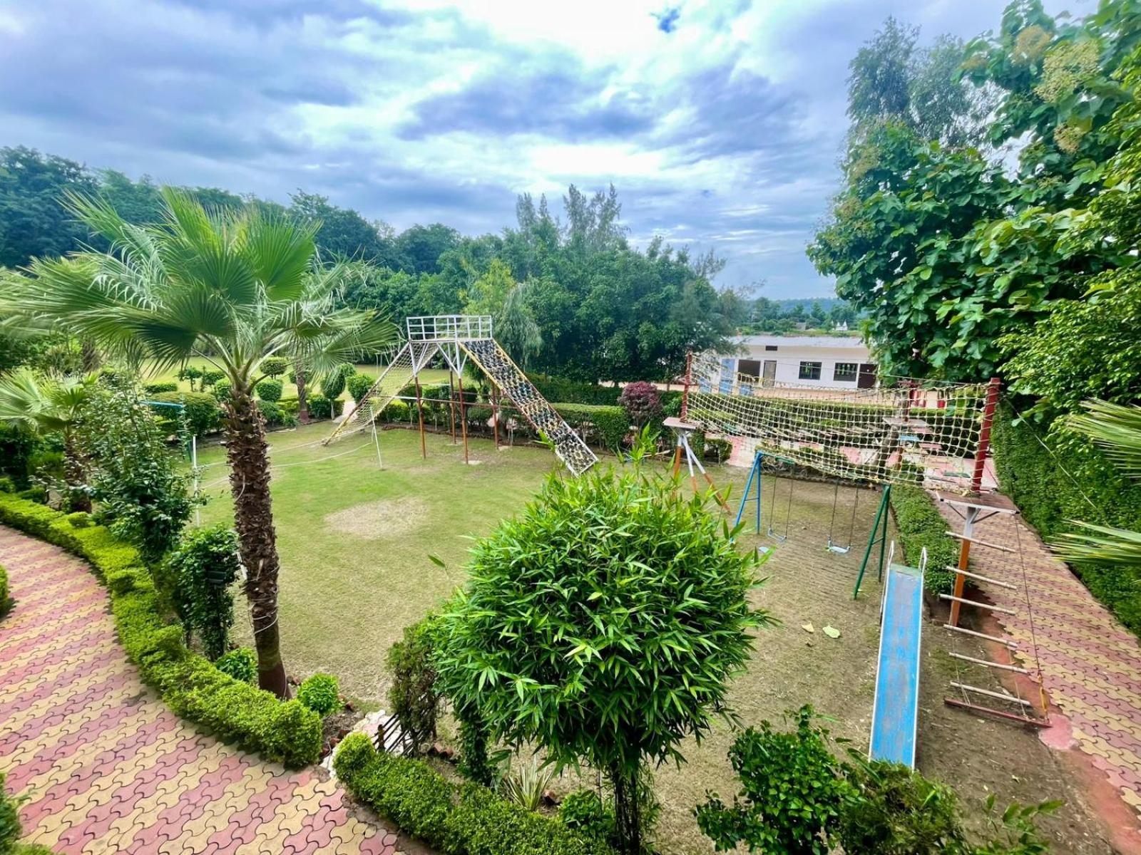Winsome Resort & Spa Corbett Rāmnagar Exterior foto