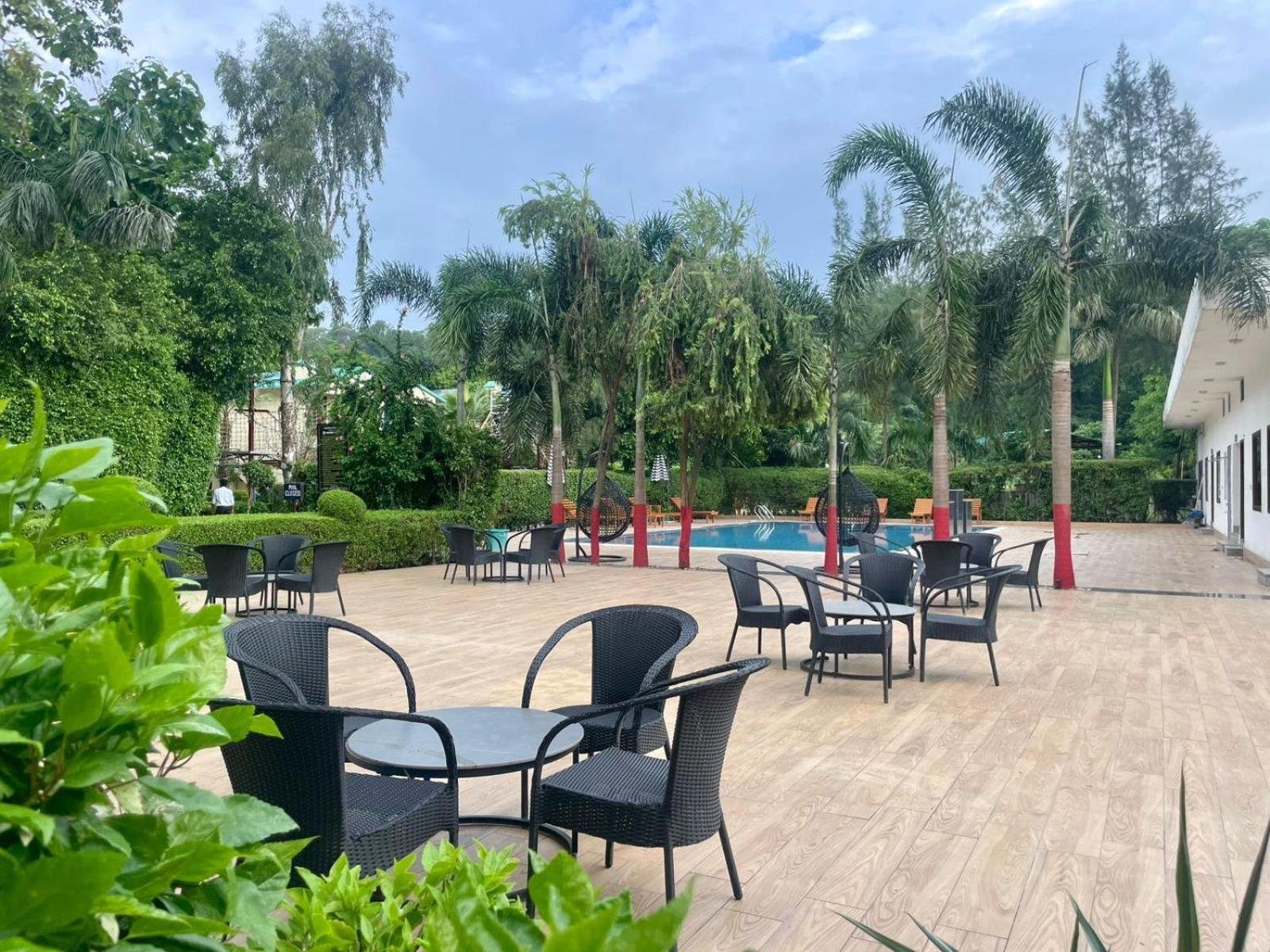 Winsome Resort & Spa Corbett Rāmnagar Exterior foto