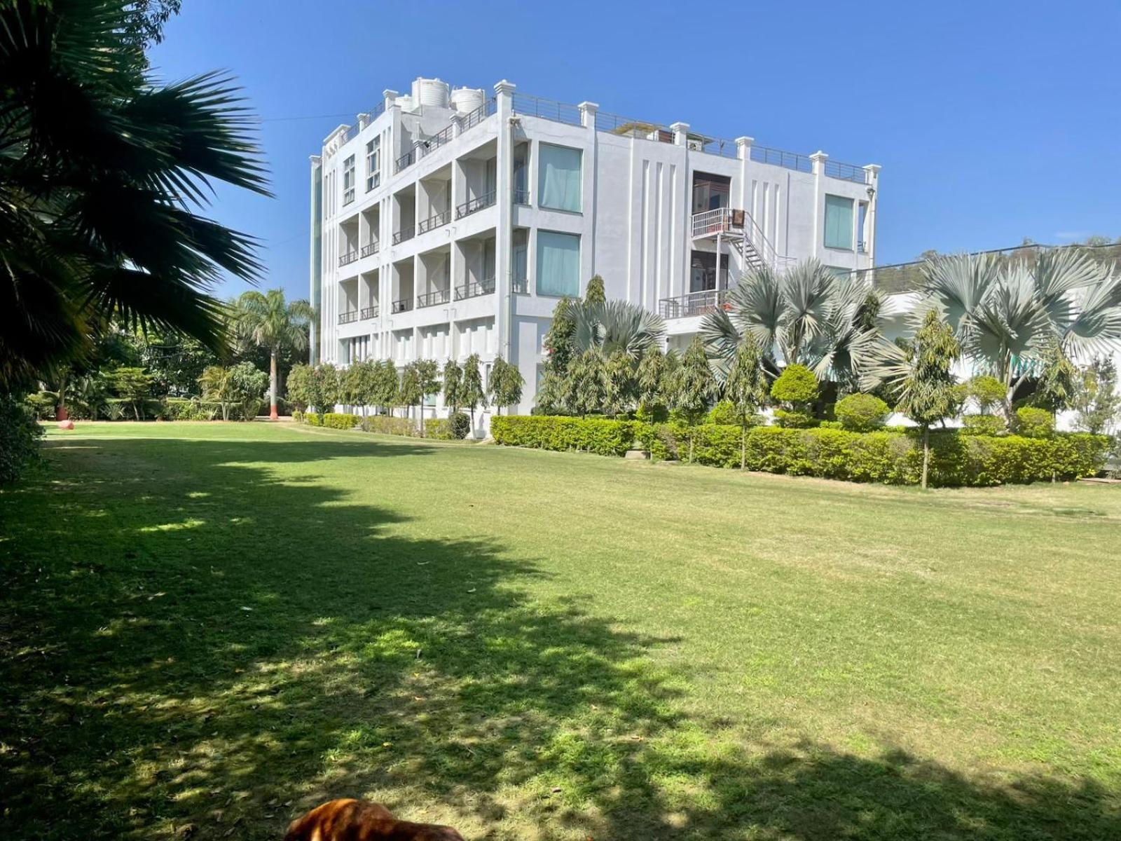 Winsome Resort & Spa Corbett Rāmnagar Exterior foto