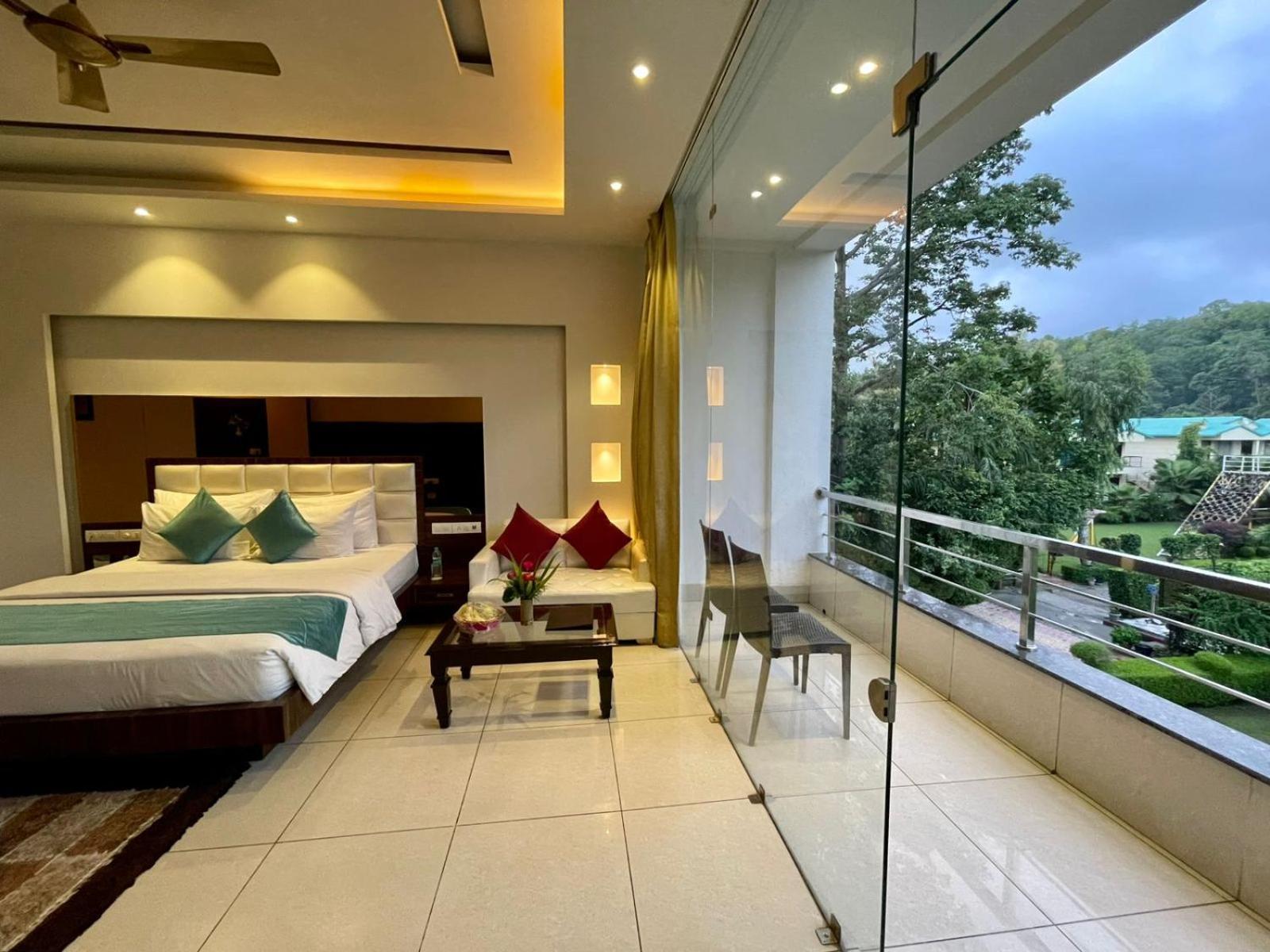 Winsome Resort & Spa Corbett Rāmnagar Exterior foto